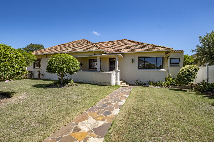4 Bedroom Property for Sale in Summerstrand Eastern Cape